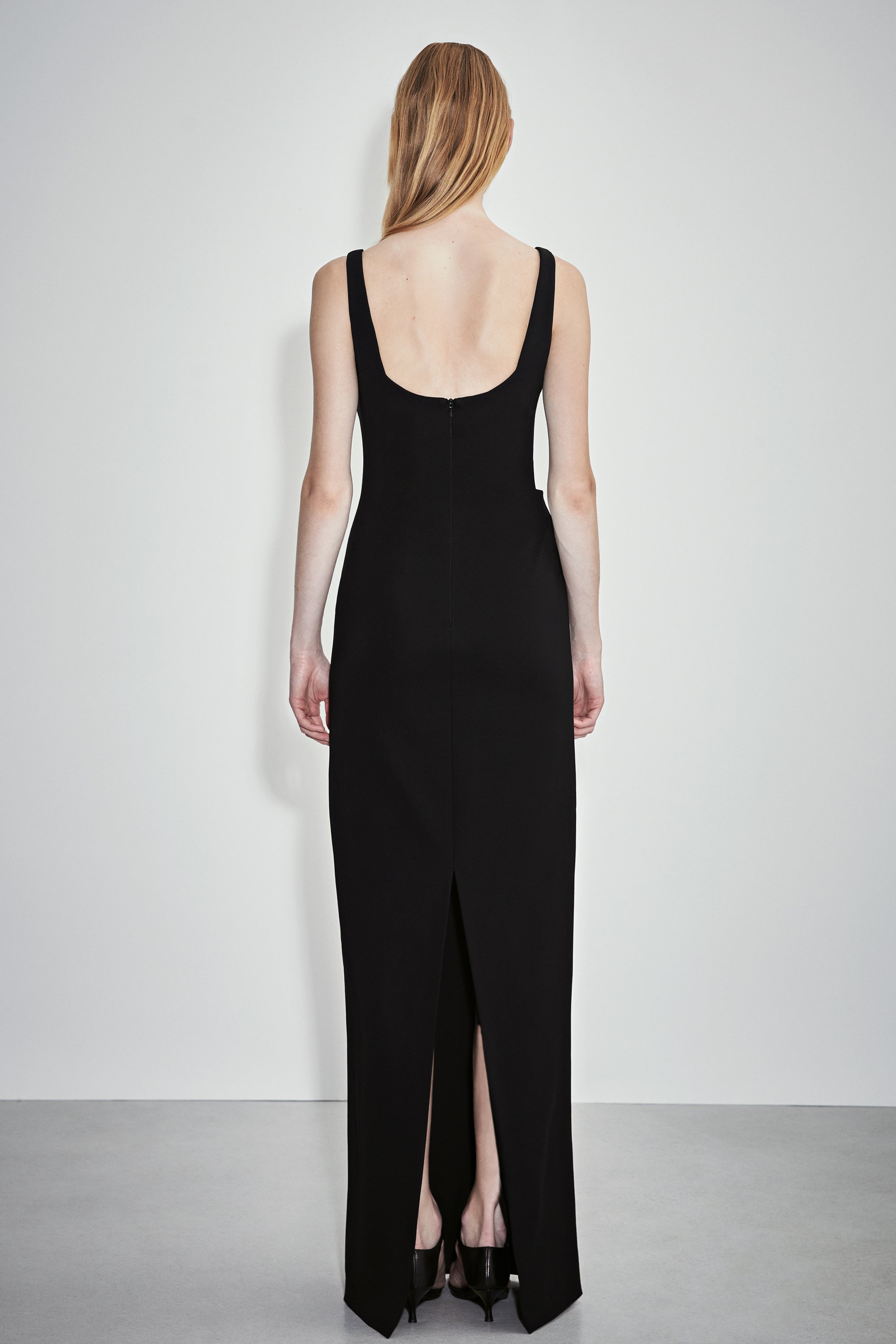 THE AURA GOWN